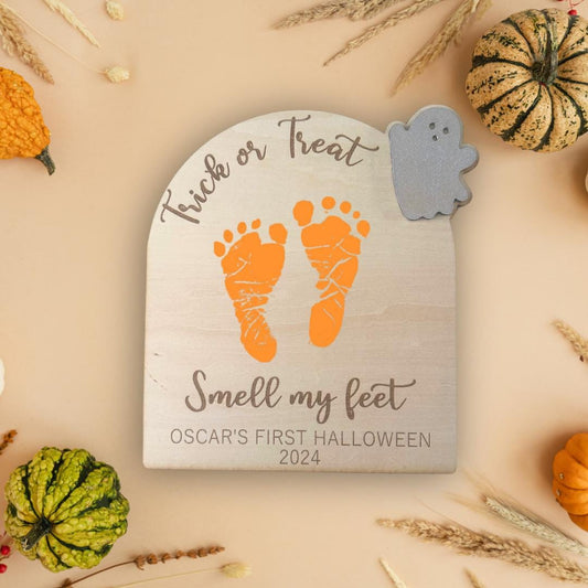 DIY Halloween Footprint or Handprint Art Sign